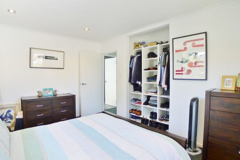 Photo of property in 32 Queen Mary Avenue, New Lynn, Auckland, 0600