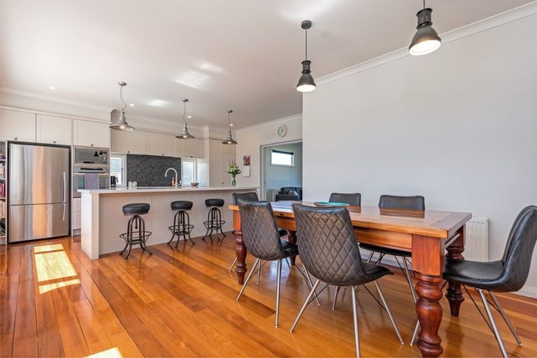 Photo of property in 85 Chelwood Street, Takaro, Palmerston North, 4412