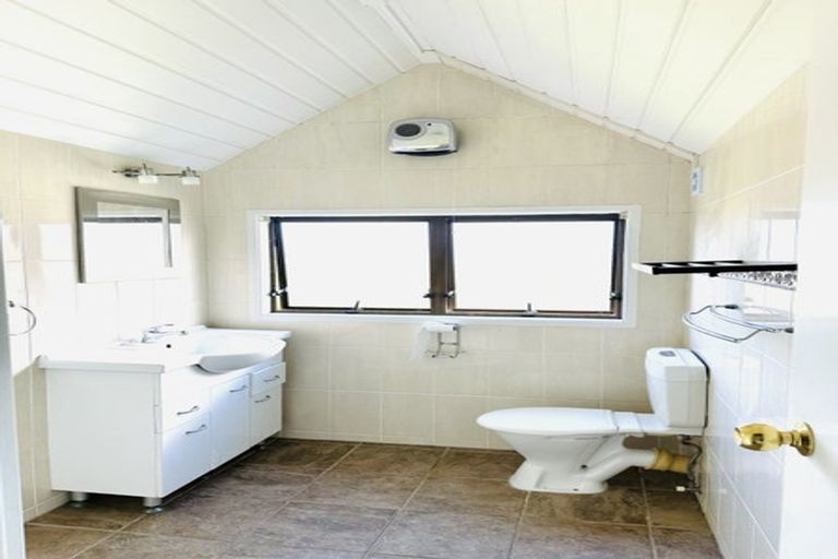 Photo of property in 13 Tatyana Place, Massey, Auckland, 0614