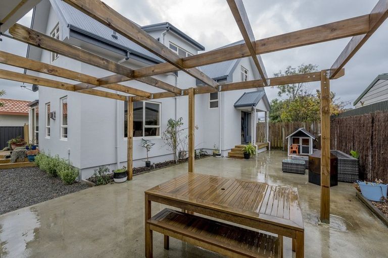 Photo of property in 10 Guildford Street, Levin, 5510