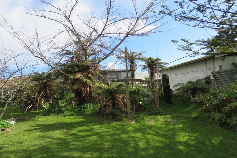 Photo of property in 60 Romilly Street, Westport, 7825