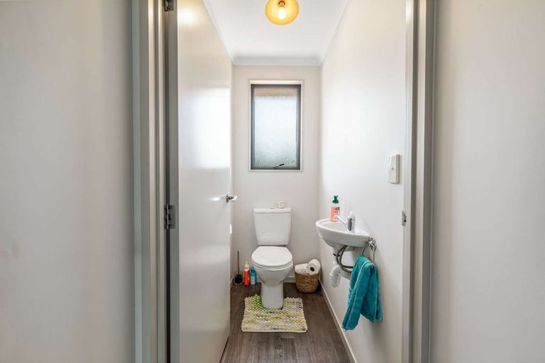 Photo of property in 169l Colwill Road, Massey, Auckland, 0614