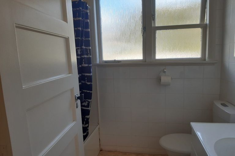 Photo of property in 43 Mandalay Terrace, Khandallah, Wellington, 6035