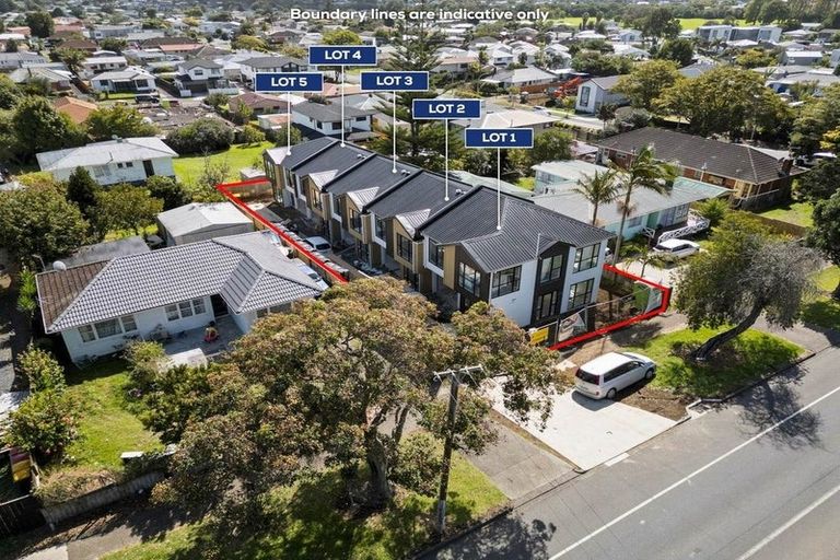 Photo of property in 543b Massey Road, Mangere, Auckland, 2022