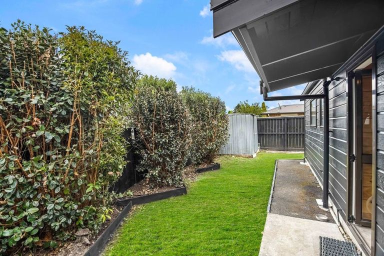 Photo of property in 37 Collins Road, Melville, Hamilton, 3206