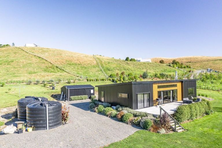 Photo of property in 53 Highlands Drive, Waipawa, 4210