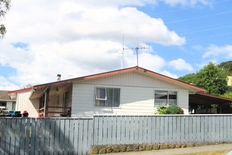 Photo of property in 5f1- Garnet Grove, Birchville, Upper Hutt, 5018