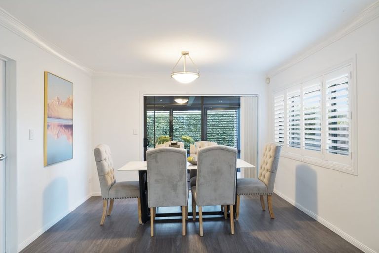 Photo of property in 54 Sapperton Drive, Henderson, Auckland, 0612