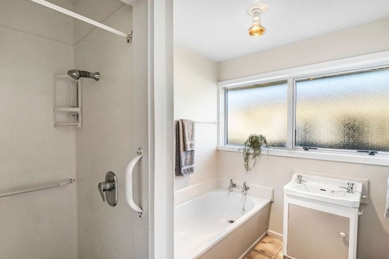 Photo of property in 19 Glenora Place, Hornby, Christchurch, 8042