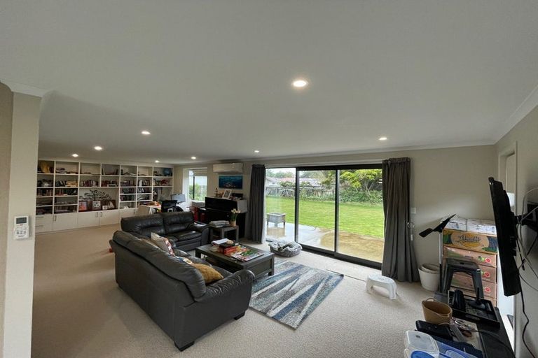 Photo of property in 20 Piharau Crescent, Hurdon, New Plymouth, 4310
