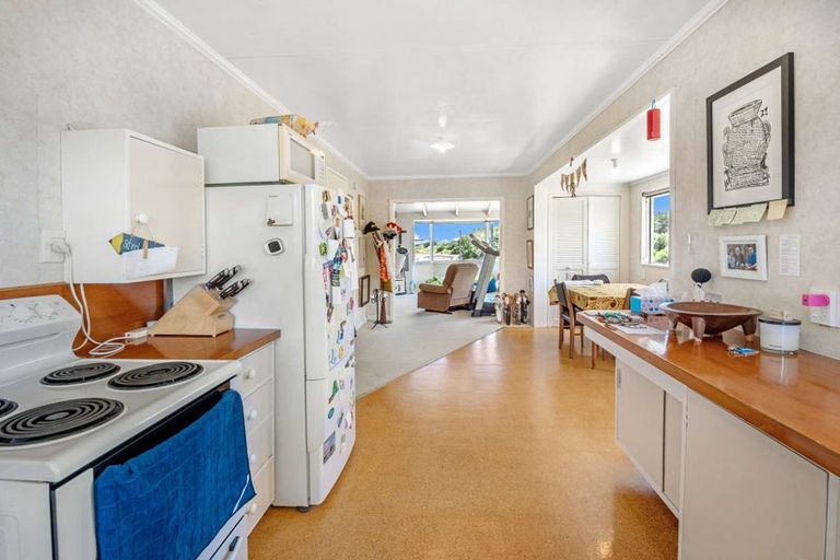 Photo of property in 14 Manga-pirau Street, Waikawa Beach, Manakau, 5573
