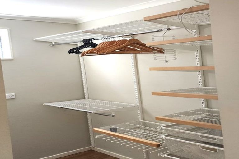 Photo of property in 1/38 Ngarahana Avenue, Paremoremo, Auckland, 0632