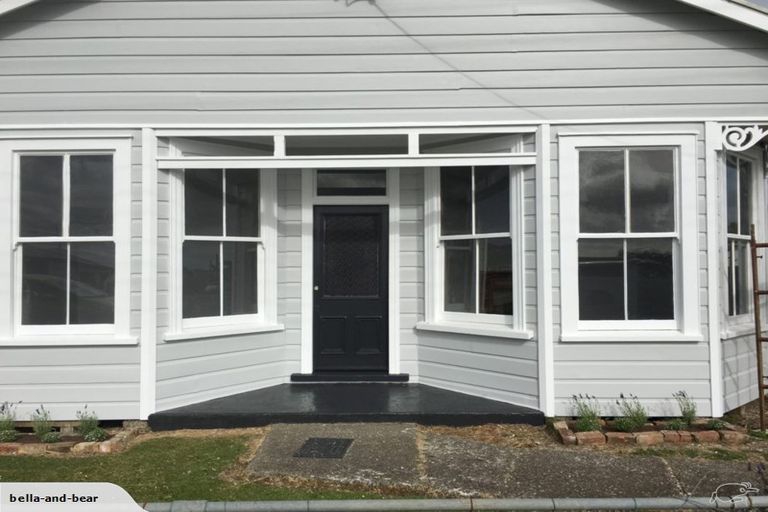 Photo of property in 21 Railway Street, Helensville, 0800