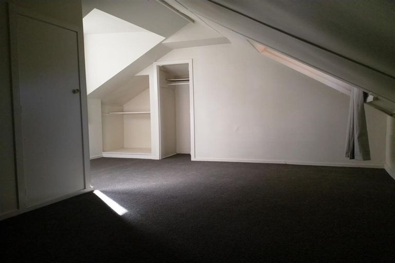 Photo of property in 1/13 Garden Road, Northland, Wellington, 6012