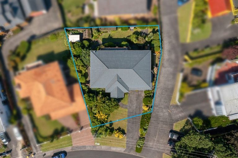 Photo of property in 32 Onetaunga Road, Chatswood, Auckland, 0626