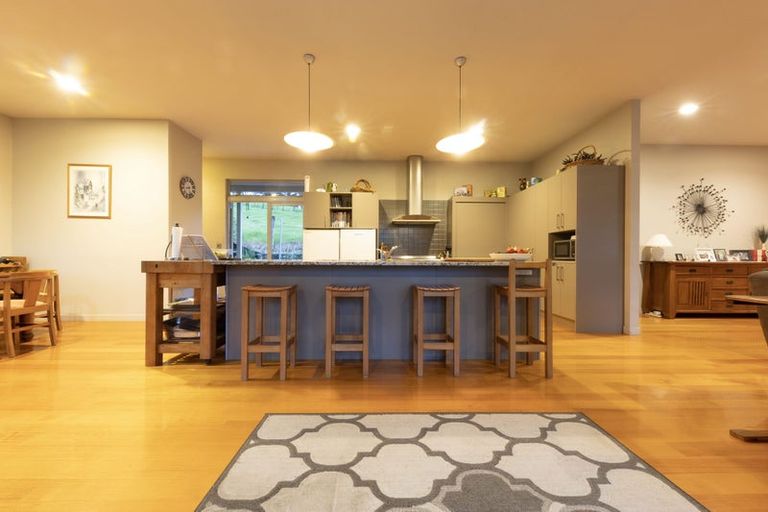 Photo of property in 589 Inland Road, Helensville, 0875