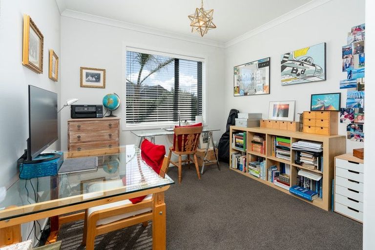 Photo of property in 18 Takahe Drive, Paraparaumu Beach, Paraparaumu, 5032