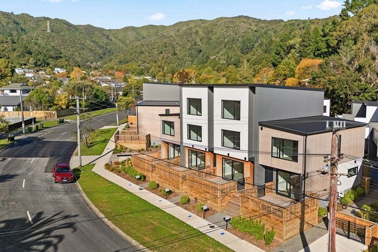 Photo of property in 6/4 Tawhai Street, Stokes Valley, Lower Hutt, 5019