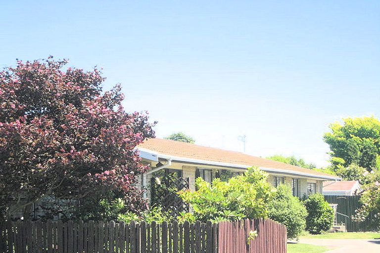 Photo of property in 4 Steadman Road, Broomfield, Christchurch, 8042