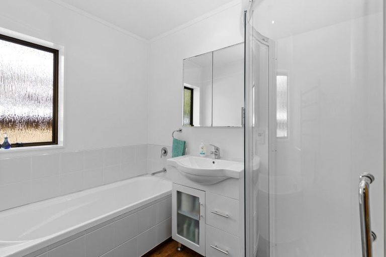 Photo of property in 19 Memphis Grove, Totara Park, Upper Hutt, 5018