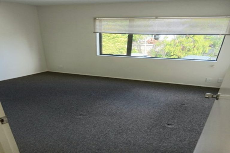 Photo of property in 6/44 Fields Parade, Oteha, Auckland, 0632