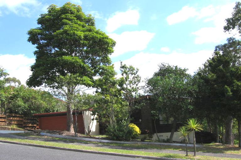 Photo of property in 3 Valdese Rise, Browns Bay, Auckland, 0630