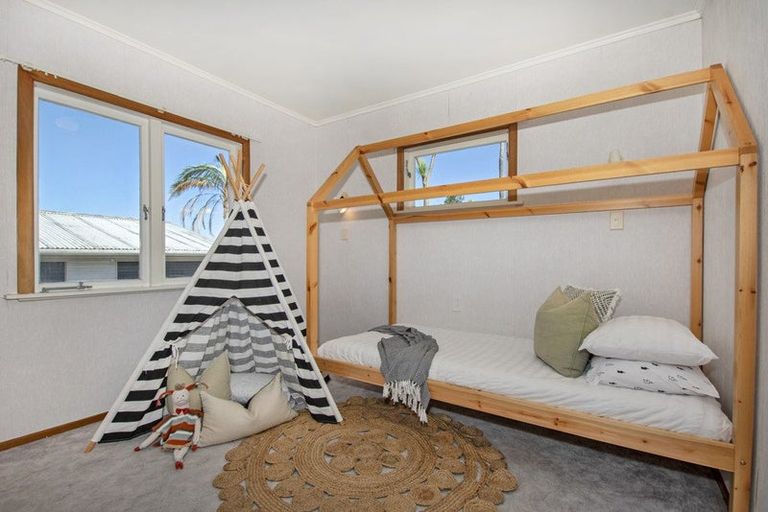 Photo of property in 17 Tui Crescent, Maunu, Whangarei, 0110