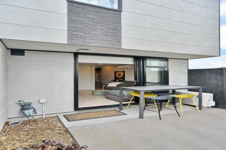 Photo of property in 8/10 New Brighton Road, Shirley, Christchurch, 8061