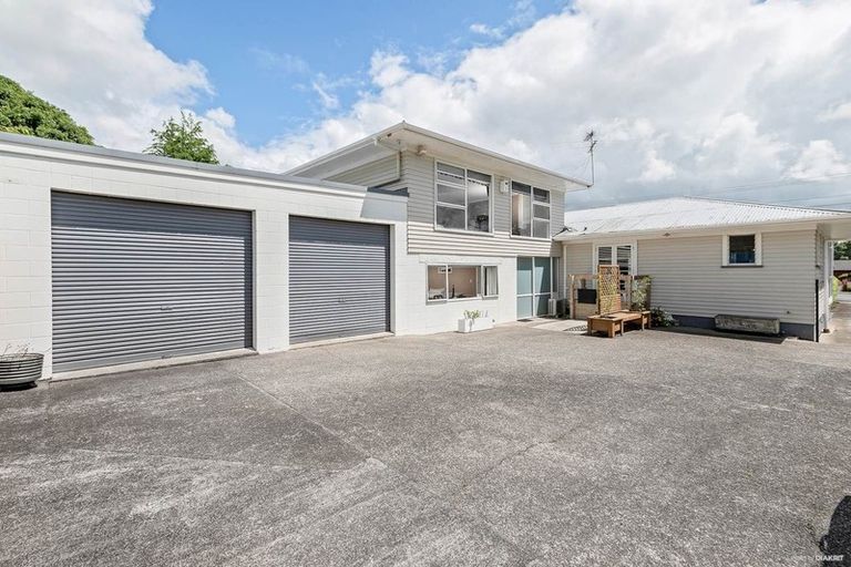 Photo of property in 136 Kitchener Road, Pukekohe, 2120