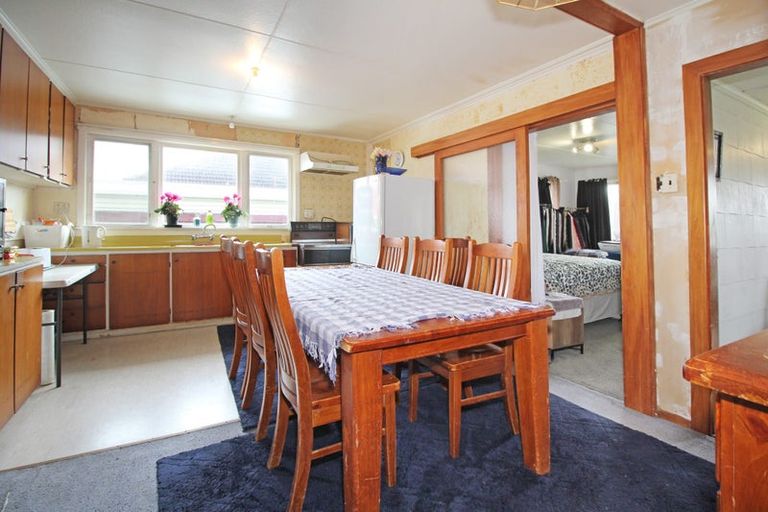 Photo of property in 82 Grove Road, Papakura, 2110