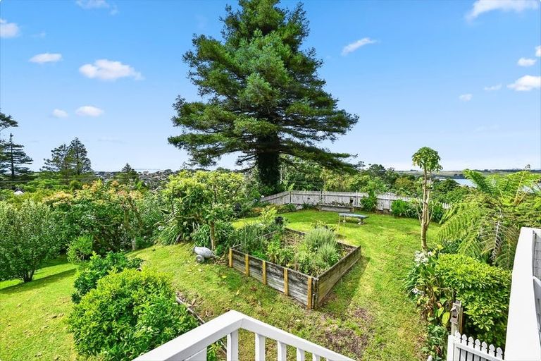 Photo of property in 196 Wade River Road, Wade Heads, Whangaparaoa, 0932