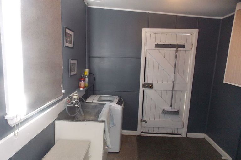 Photo of property in 27 Chelwood Street, Takaro, Palmerston North, 4412