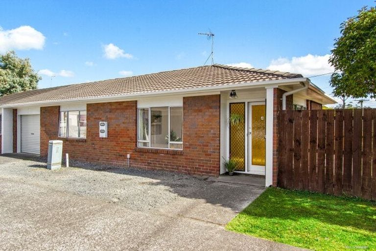 Photo of property in 4/65 Glendale Road, Glen Eden, Auckland, 0602