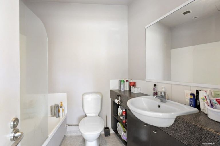 Photo of property in Hume House, 152u4 The Terrace, Wellington Central, Wellington, 6011