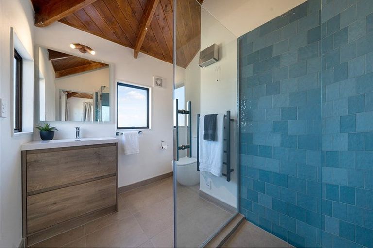 Photo of property in 6 Glucina Avenue, West Harbour, Auckland, 0618
