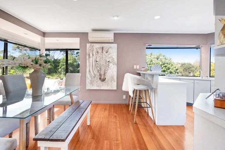 Photo of property in 2/8 Antrim Grove, Bayview, Auckland, 0629