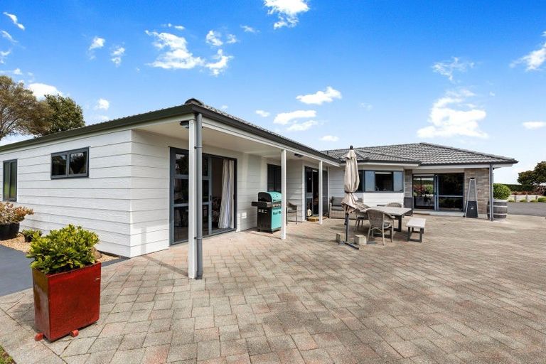 Photo of property in 135r Waikite Road, Welcome Bay, Tauranga, 3175