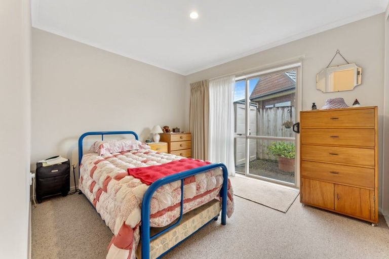 Photo of property in Rangeview Villas, 24/9 Fuller Close, Levin, 5510