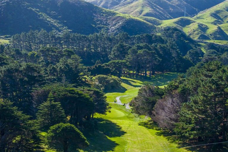 Photo of property in 306 South Makara Road, Makara, Karori, 6972