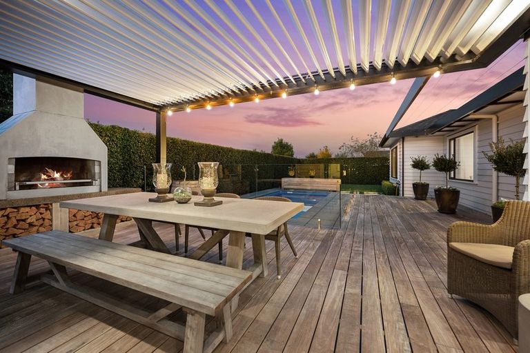 Photo of property in 33 Pohutukawa Parade, Riverhead, 0820