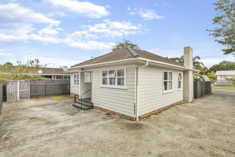 Photo of property in 64 Friedlanders Road, Manurewa, Auckland, 2102
