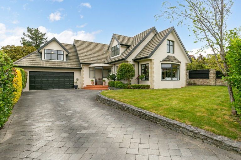 Photo of property in 125 Westchester Drive, Churton Park, Wellington, 6037