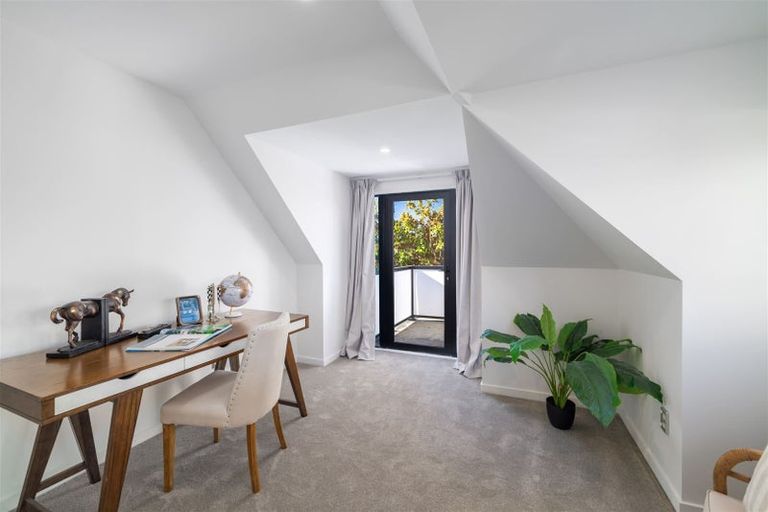 Photo of property in 57 Wairakei Road, Bryndwr, Christchurch, 8052