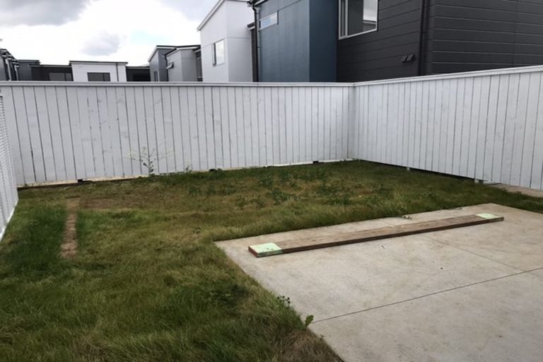 Photo of property in 9 Tuatua Road, Hobsonville, Auckland, 0616