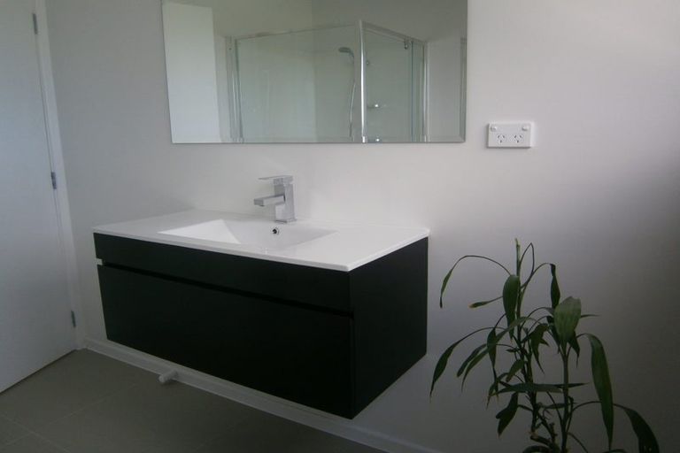 Photo of property in 1/10 Firth Road, Torbay, Auckland, 0630