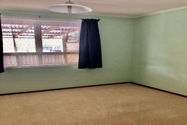 Photo of property in 215 Birkdale Road, Birkdale, Auckland, 0626