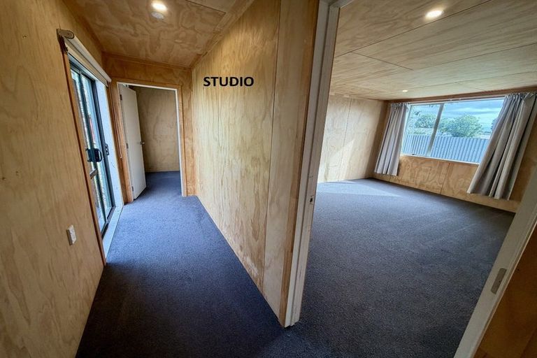 Photo of property in 9 Goldsmith Crescent, Levin, 5510