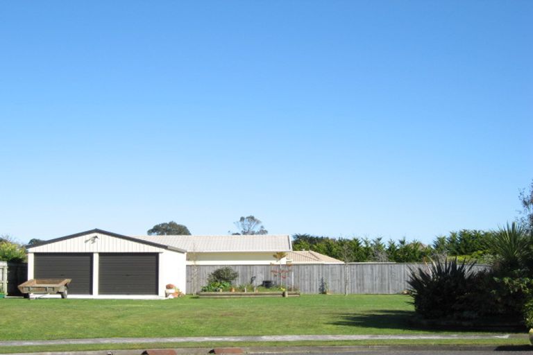 Photo of property in 10 Mcilwaine Place, Marton, 4710