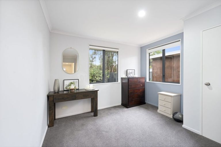 Photo of property in 21 Misty Valley Drive, Henderson, Auckland, 0612