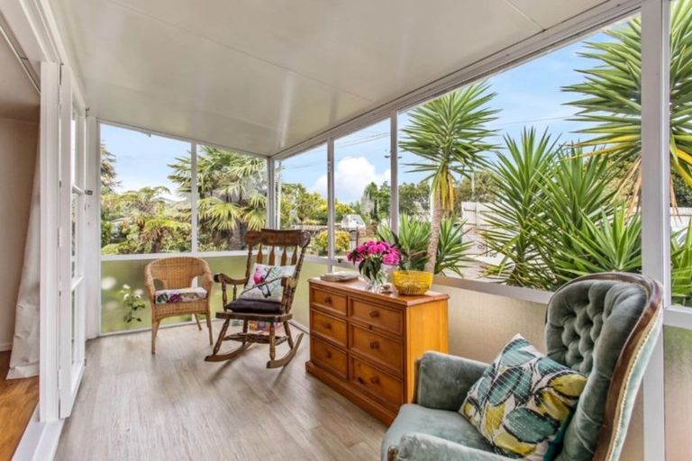 Photo of property in 96 Friedlanders Road, Manurewa, Auckland, 2102